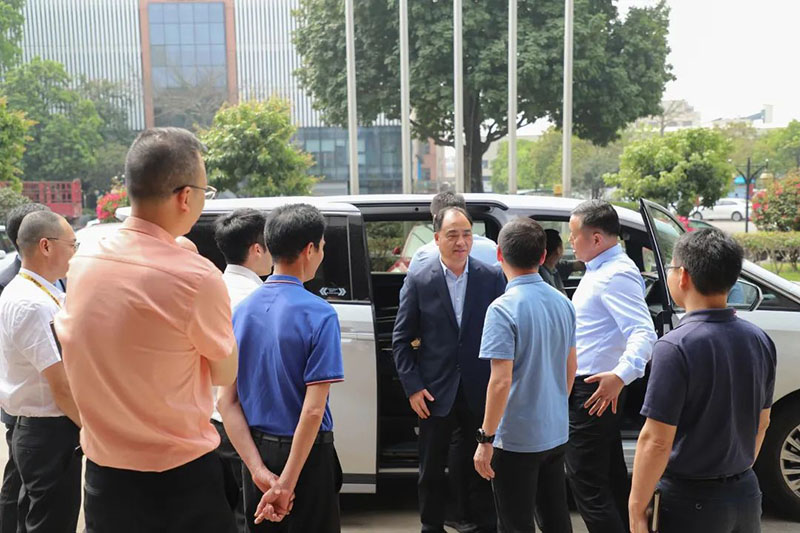 洛阳市人大副主任,新安县委书记宗国明一行光临Z6人生就是博集团调研调查