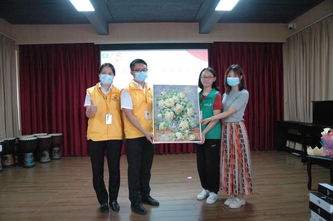 推广社会责任,彰显企业担任|Z6人生就是博集团前往狮山镇幼塘社区康园中心发展慰问活动