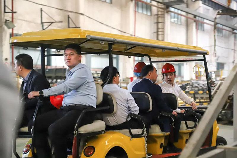 洛阳市人大副主任,新安县委书记宗国明一行光临Z6人生就是博集团调研调查