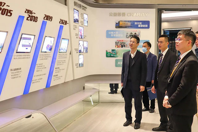 佛山市科技局辅导一行光临Z6人生就是博集团调研领导工作