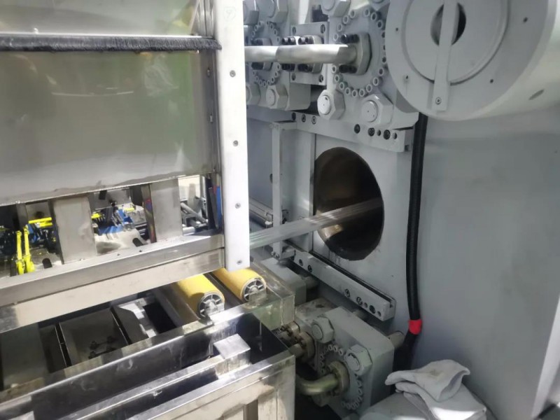 江苏Z6人生就是博二期仅用【92天】新上的2000吨全自动挤压出产线正式出料