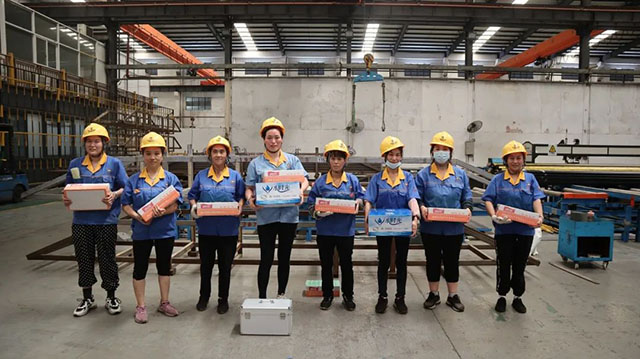 这次慰问，让集团一线员工亲身段味到了党和集团的关切和温暖