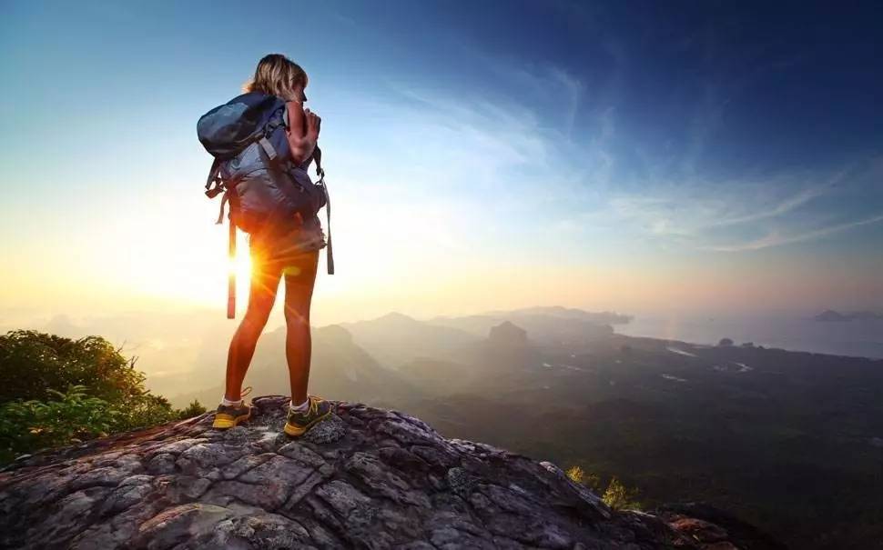 【Z6人生就是博商学院】经济学家通知你：市场越是萧条，越是创造下一个顶峰的好机遇